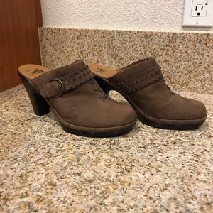 Söfft - Leather Clogs